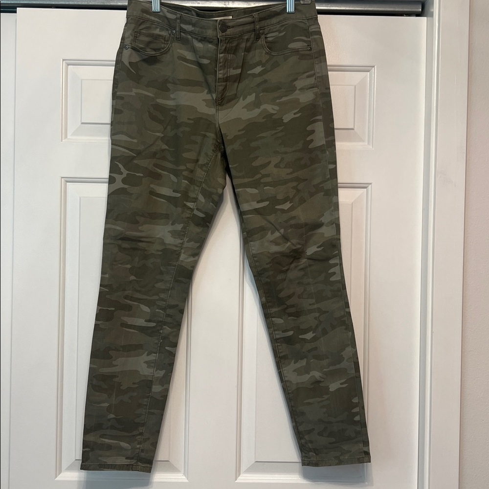 LOFT Camouflage Straight Leg Pants